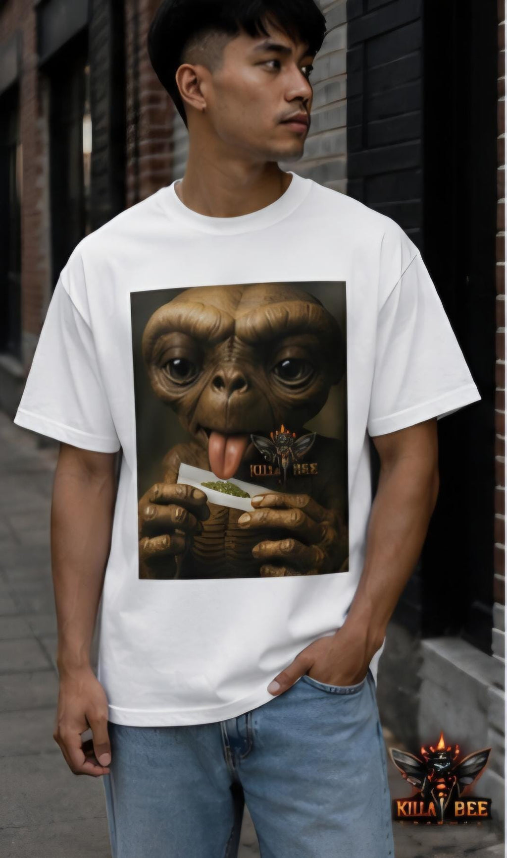 Alien Graphic T-Shirt: ET Inspired Streetwear, Sci-Fi Humor Tee