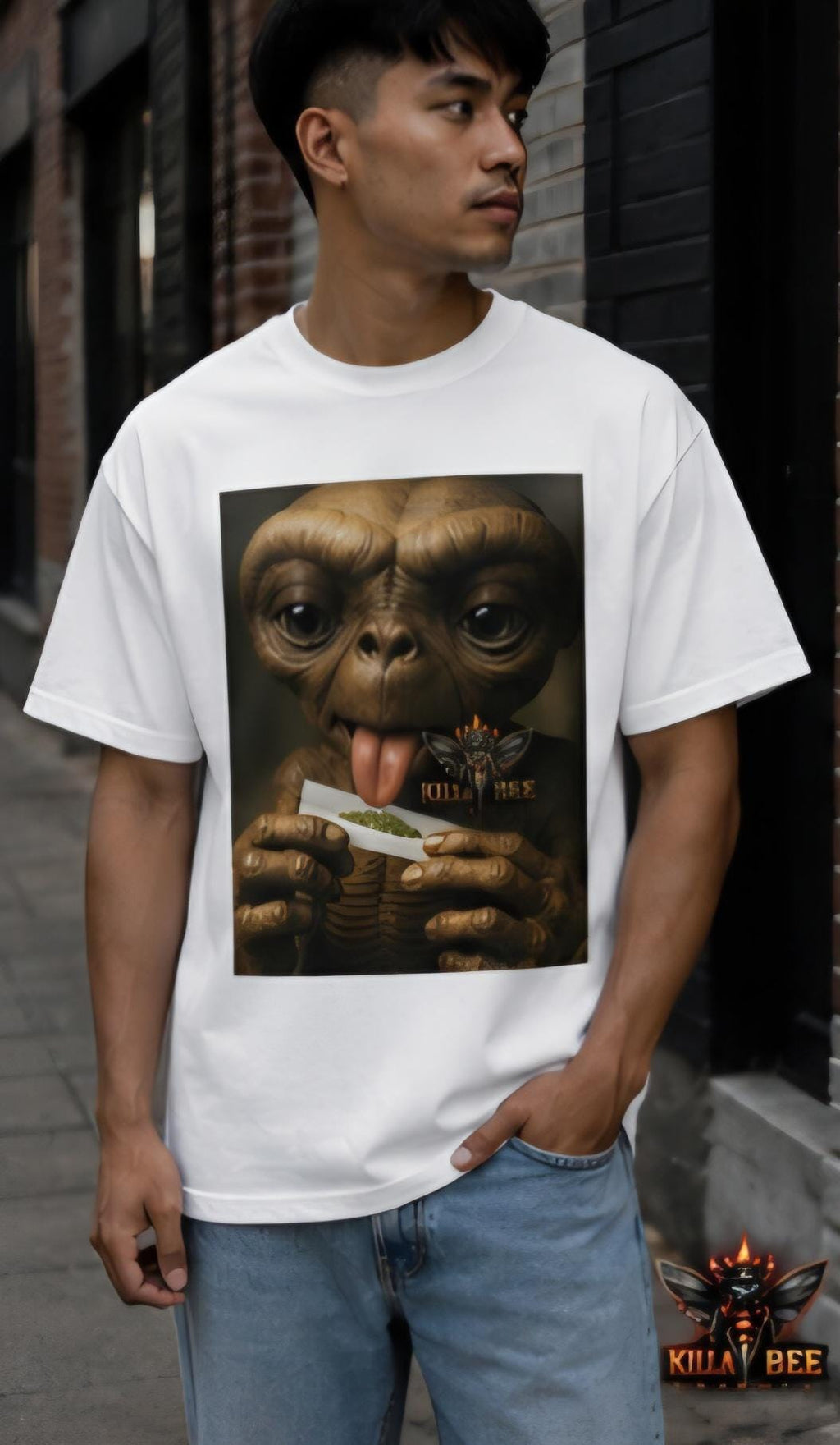 Alien Graphic T-Shirt: ET Inspired Streetwear, Sci-Fi Humor Tee