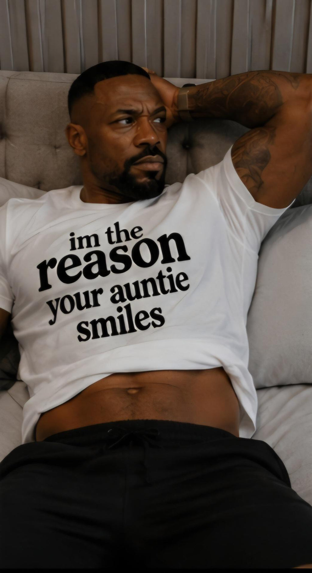 Men's "I'm the Reason Your Auntie Smiles" Graphic Tee – Humorous Family Reunion Shirt